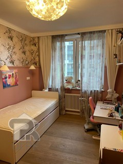 Купить 4-комнатную квартиру, №370528