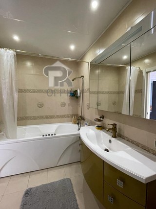 Купить 3-комнатную квартиру, №376418