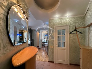 Купить 4-комнатную квартиру, №388305